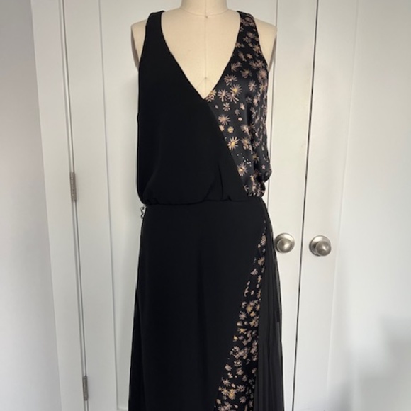 cinq a sept Dresses & Skirts - Cinq a Sept evening black and floral dress, size 4, NWOT